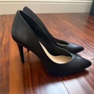Jessica Simpson Classic Black Heels